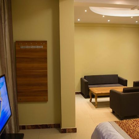 Hong Kong Hotel Νταρ ες Σαλάμ Εξωτερικό φωτογραφία